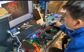 Thần đồng công nghệ mới xuất hiện: Bé trai 11 tuổi thành thạo vật lý, hoá học, tự viết 600 dòng code vận hành tên lửa tự chế, 9 tuổi được mời làm giáo viên thiên văn học