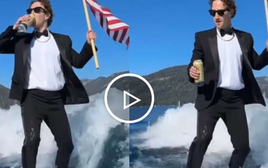 Mark Zuckerberg mặc suit lướt sóng, uống bia 'chúc mừng sinh nhật' nước Mỹ