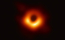 Câu chuyện về vị tu sĩ liêm chính đã dự đoán về sự tồn tại của lỗ đen, gần 100 năm trước khi Albert Einstein ra đời