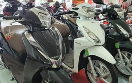 Giá nhiều mẫu xe máy đồng loạt lao dốc: Honda Vision, SH, Yamaha Janus… rẻ hiếm có, có chiếc chỉ ngang Wave Alpha