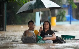 Yagi có thể là cơn bão lớn nhất thế giới năm 2024: Cả châu Á “nín thở” trước siêu bão, trường học đóng cửa, chuyến bay bị hoãn, hàng loạt quốc gia đưa ra cảnh báo