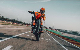 KTM ra mắt 125 SMC R và 390 SMC R: Sự lựa chọn đầy hấp dẫn trong phân khúc Supermoto