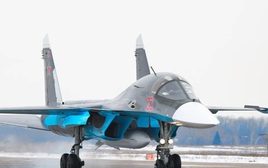 Tiêm kích Su-34 Nga giội bom lượn, phòng tuyến Ukraine lung lay