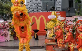 Các nước cùng xu hướng, Việt Nam ngược lại: Điều làm nên sự khác biệt, 1 yếu tố vượt cả Mỹ, châu Âu