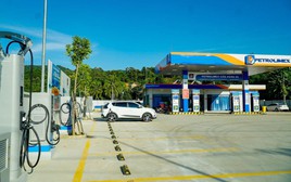 Hạ tầng sạc lên ngôi: thời của EV/PHEV, hồi kết của xe xăng dầu?