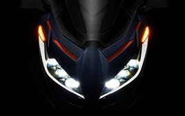 Xe ga chuyên phượt của Honda vừa về VN đã gặp khó: Đối thủ ra mắt 2 xe 'trang bị tận răng' giá rẻ hơn