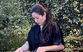 Nữ NSƯT 2 lần đò, chủ nhà vườn vài nghìn m2 ở Hà Nội: Tặng chồng cũ căn nhà ở TP.HCM, U60 có người thương