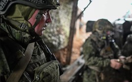 Khi chuỗi pháo đài sụp đổ