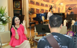 Nữ ca sĩ vừa được thành Phó Giáo sư ở tuổi 43: Hôn nhân viên mãn với chồng 2 là Viện trưởng