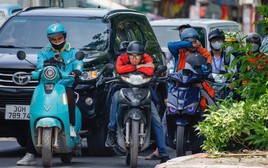 Hà Nội dự kiến hỗ trợ tối đa 5 triệu đồng mỗi người để đổi xe máy điện, miễn phí tiền vé sử dụng phương tiện công cộng