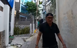 Nam nghệ sĩ đình đám một thời: 72 tuổi ở nhà thuê, bán bánh bèo vẫn hạnh phúc bên vợ kém 20 tuổi