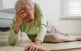 Cuối tuần tiếp nhận 7 ca đột quỵ, bác sĩ BV Xanh Pôn hướng dẫn 6 cách phòng ngừa trong mùa lạnh