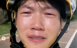 "Đằng sau mỗi đơn hàng là một con người đang chạy để sống": Góc khuất sinh tồn của nghề shipper giao đồ ăn