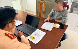 Tài xế ở Quảng Trị ngang nhiên lái xe khách đi ngược chiều trên quốc lộ 1