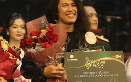 Thí sinh hát ca khúc về Hà Nội hay nhất tại cuộc thi "Tiếng hát Hà Nội 2025"