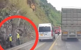 VIDEO: Hàng ngàn m3 đất đá từ trên cao rơi xuống vùi lấp 2 công nhân