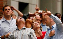 Cổ phiếu nhà sản xuất phốt pho vàng lớn nhất Việt Nam"nằm sàn" với thanh khoản cao kỷ lục, gần 4% công ty "đổi chủ"