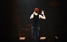 Ca sĩ được coi như báu vật, từng tổ chức concert ở SVĐ Quốc gia nay bị ghẻ lạnh, gạt khỏi nhóm?