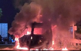 Nguyên nhân xe cứu thương tông ô tô đầu kéo rồi bốc cháy dữ dội, 3 người tử vong