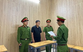 Bắt cựu nhân viên ngân hàng Phan Tấn Hoàng