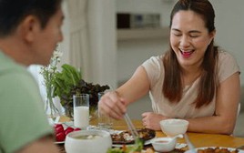 Cặp vợ chồng cùng nhận “án tử” ung thư đại tràng, bác sĩ lắc đầu: “Ăn 2 món này chẳng khác nào tự hại mình”