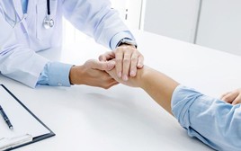 3 tháng đổi 20 người yêu, chàng trai ngoài 20 tuổi phải cấp tốc đi gặp bác sĩ