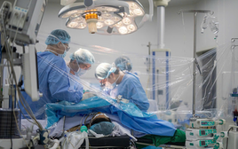 Sinh viên hiến gan cứu thầy