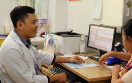 TPHCM: Người cao tuổi được cấp BHYT miễn phí có giữ nơi khám chữa bệnh ban đầu?