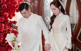 Thủ môn U23 Việt Nam làm lễ ăn hỏi thạc sĩ hơn 3 tuổi, visual cô dâu sáng bừng, chuẩn "trai tài gái giỏi"