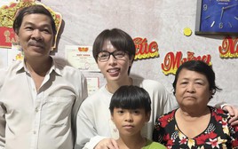 Vụ tài xế công nghệ bị huỷ chuyến vì chạy xe cũ: Đức Phúc đến tận nhà, tiết lộ sự thật gây bất ngờ