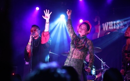 Đồng Lan lần đầu hát rock trên sân khấu huyền thoại của Hollywood