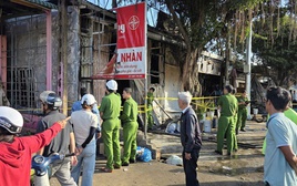 Khẩn trương cấp cứu cháu bé và 1 chiến sĩ trong vụ hỏa hoạn 4 người tử vong