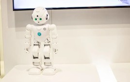 Hết cho robot đấm bốc, người Trung Quốc giờ lại 'hô biến' đưa AI vào gấu bông để tạo ra ngành công nghiệp tỷ USD