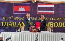 Nóng: Thái Lan - Campuchia đồng ý ngừng bắn ngay lập tức