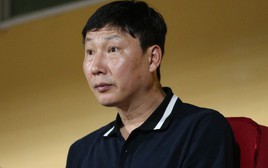 HLV Kim Sang-sik gây tranh cãi vì không bầu Hoàng Đức cho ngôi vị Quả Bóng Vàng Việt Nam