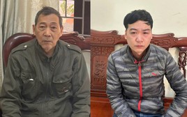 Tạm giữ hình sự 2 bố con xua chó dữ tấn công người vô tội