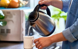 Cảnh báo: 2 loại nước âm thầm làm tăng nguy cơ ung thư, nhiều người Việt vẫn vô tư uống mỗi ngày