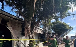 Vụ cháy khiến 4 người tử vong: Cháu bé duy nhất sống sót chuyển viện