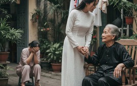 Tôi muốn đưa mẹ kế về sống cùng nhưng mẹ đẻ nói một câu khiến tôi im lặng suốt cả đêm