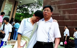 Nam sinh thi ĐH điểm thấp nhưng vẫn đỗ trường top đầu, ngày đến nhập học bất ngờ bị chặn ở cổng: "Chúng tôi chưa từng nhận em vào học"