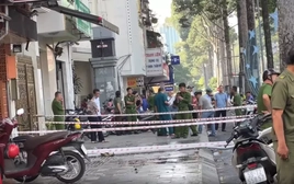 Vụ cháy quán ăn ở TPHCM: Ám ảnh tiếng người cha gào khóc 'cứu 2 con tôi với'