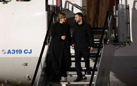 UAV lạ tiếp cận chuyên cơ chở Tổng thống Zelensky, Ukraine nói gì?