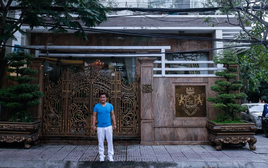 Nam nghệ sĩ đình đám một thời: Ở biệt thự 700m2, U60 vẫn “mong được báo tin lên xe hoa với khán giả”