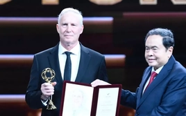 Bốn nhà khoa học nghiên cứu vắc xin HPV thắng giải cao nhất VinFuture 2025