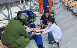 Thanh niên thoát chết gang tấc nhờ công an nhanh tay cắt nguồn điện