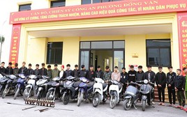 27 thanh thiếu niên dùng dao kiếm "truy sát" nhau giữa đêm khuya