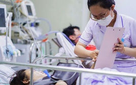 Diễn biến sức khỏe 2 cô gái nhảy lầu để thoát thân trong vụ cháy khiến 4 người tử vong ở TP HCM