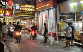 Truy tìm thanh niên đâm chết người giữa đường ở TPHCM