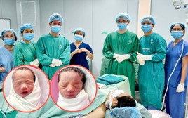 Mẹ bầu song thai từng được 'nuôi tạm' bàn tay ở cẳng chân sinh con an toàn