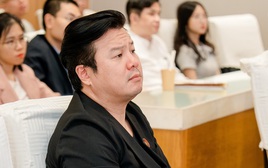 Nam nghệ sĩ là Chủ tịch hệ thống giáo dục tại TPHCM: Con mình không bình thường, mọi người khuyên giữ kín